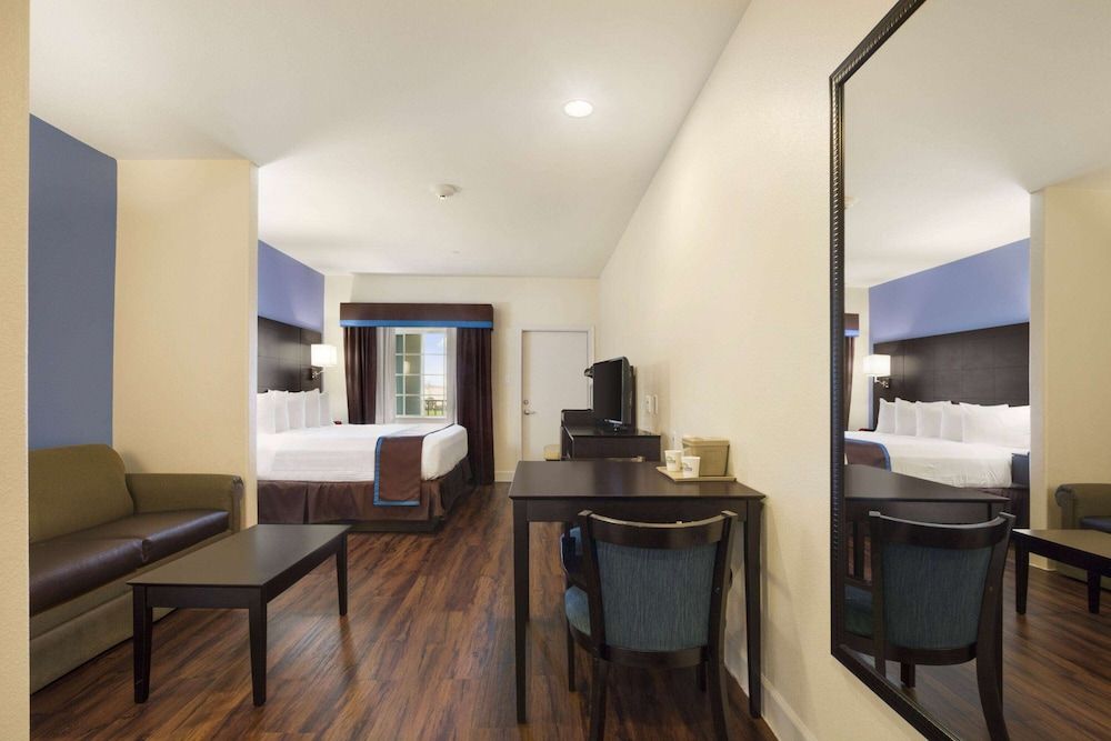 Room, 1 King Bed, Non Smoking