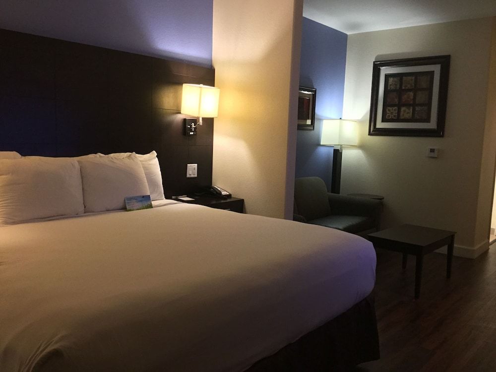 Studio Suite, 1 King Bed, Non Smoking