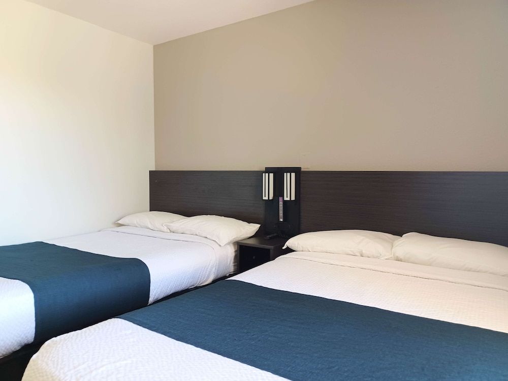 Deluxe Room, 2 Double Beds, Non Smoking, Refrigerator & Microwave