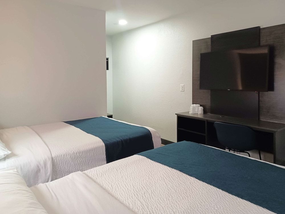 Deluxe Room, 2 Double Beds, Smoking, Refrigerator & Microwave