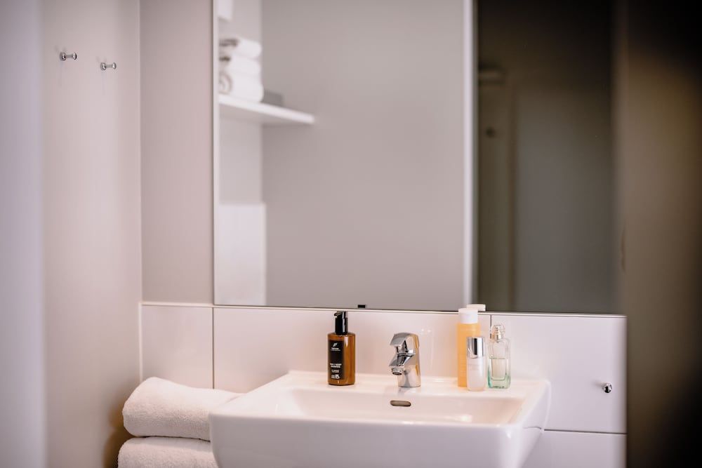 undefined THE FLAG Zürich 9