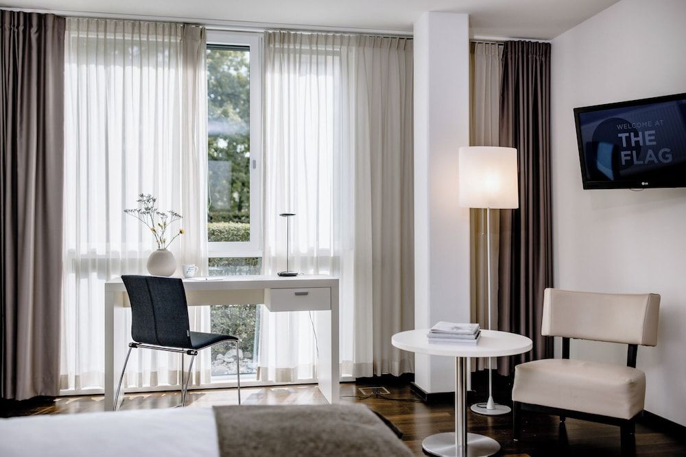 undefined THE FLAG Zürich