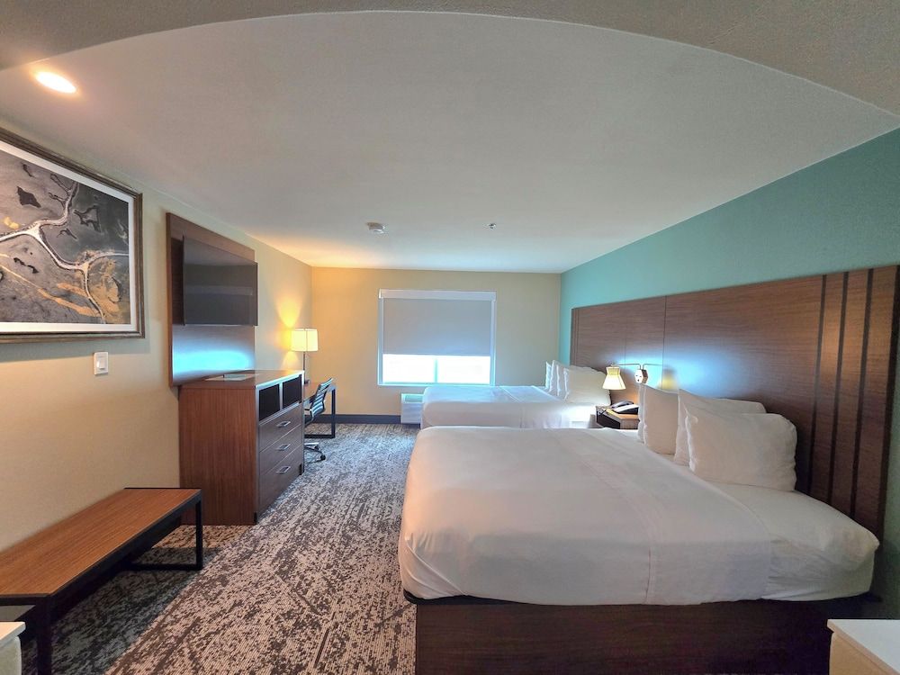 Best Western Casa Villa Suites Suite, 2 Queen Beds, Non Smoking, Refrigerator & Microwave 3