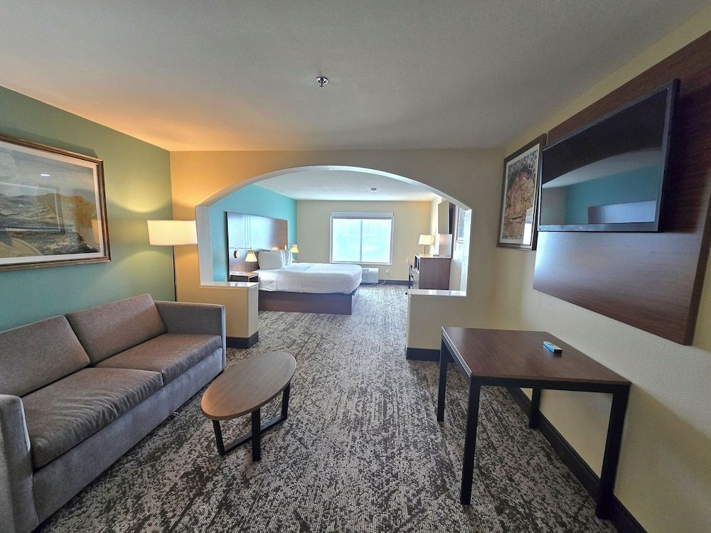 Best Western Casa Villa Suites Suite, 1 King Bed, Non Smoking, Refrigerator & Microwave 6