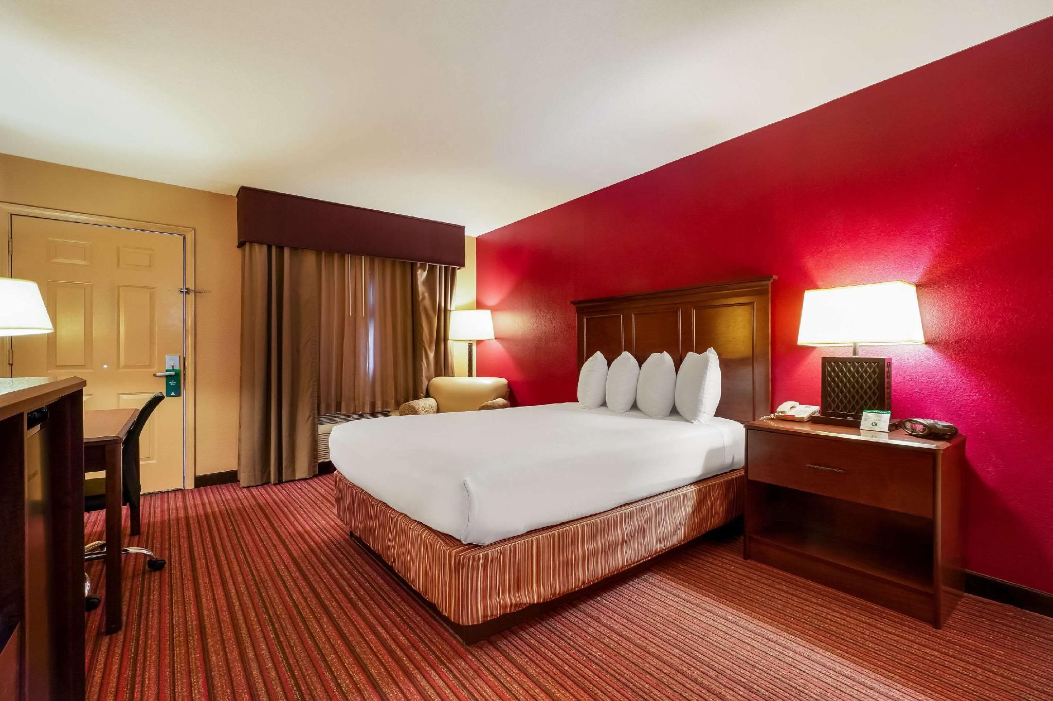 1 Queen Bed, Nonsmoking