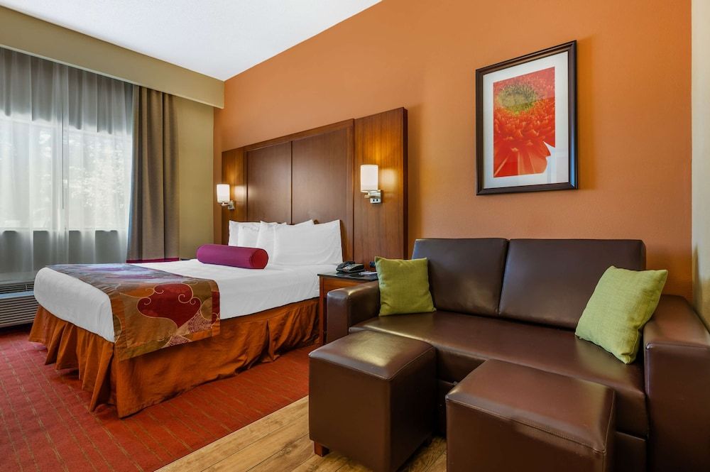 Standard Room, 1 King Bed, Accessible, Bathtub