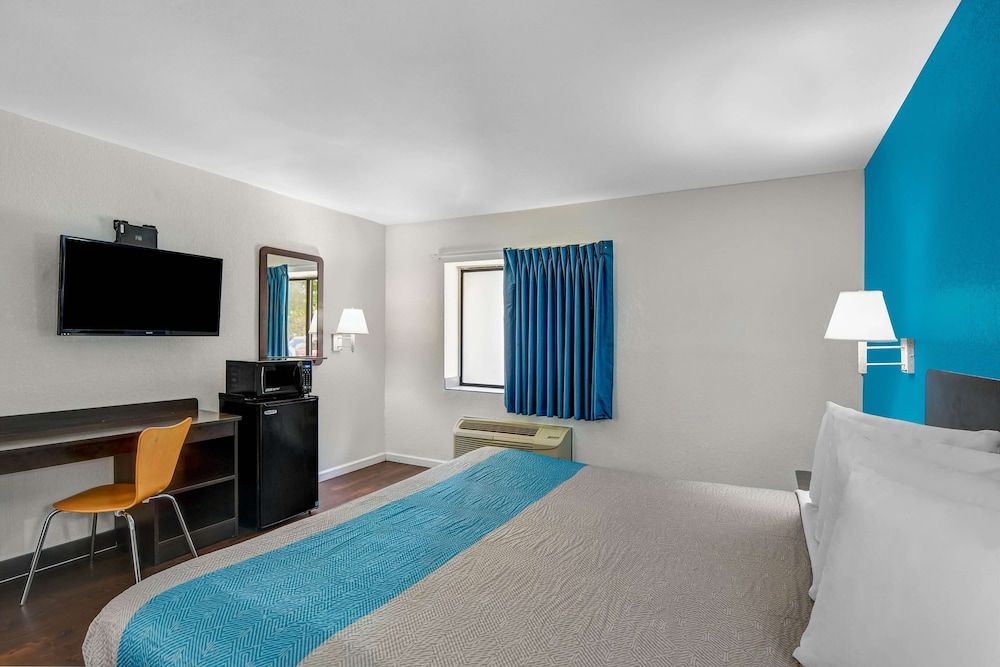 Motel 6 Norcross, GA