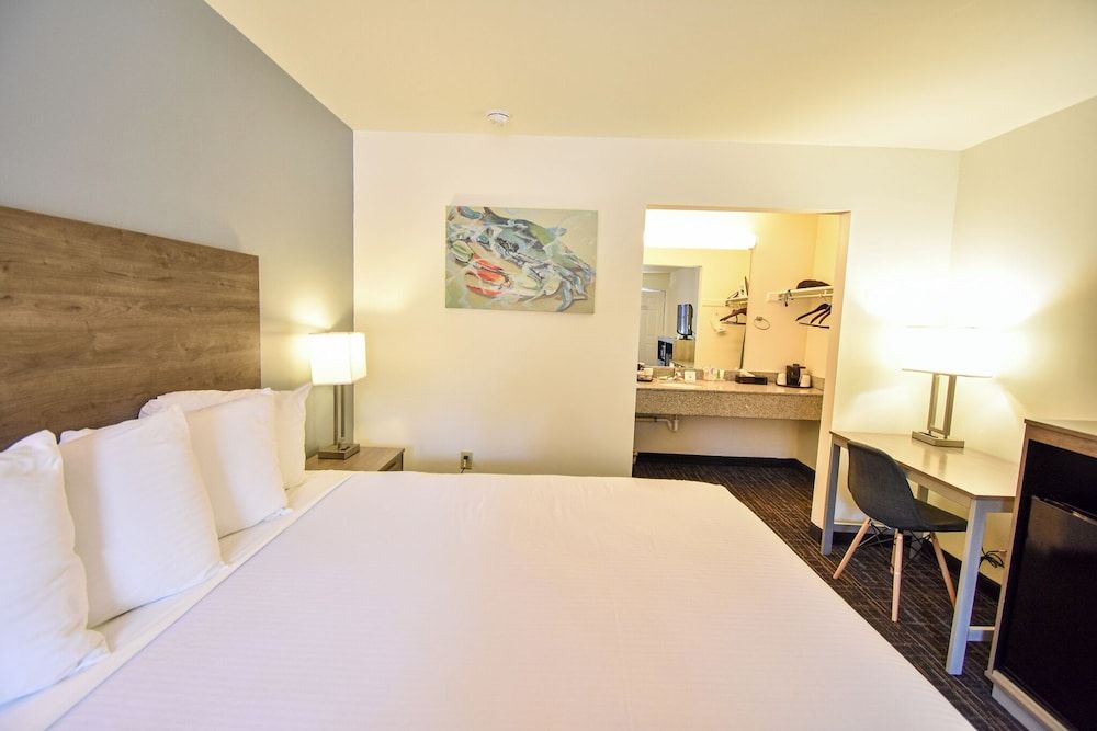 St Michaels Inn Standard Room, 1 King Bed 3