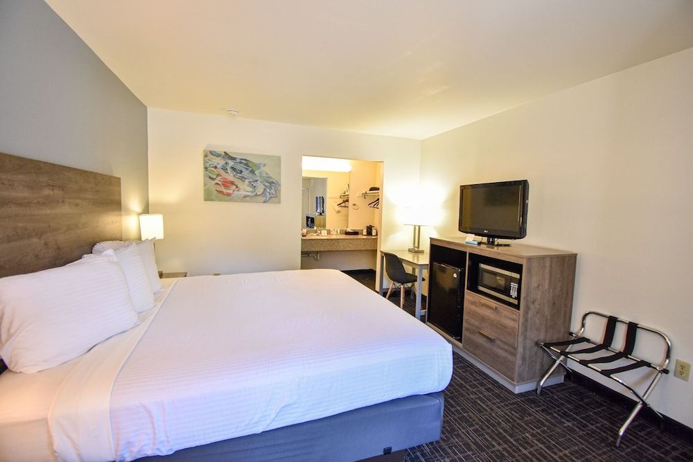 St Michaels Inn Standard Room, 1 King Bed 4