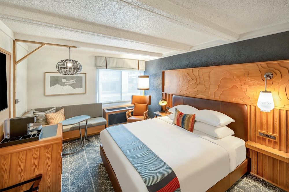The Wildbirch Hotel - JDV by Hyatt Room, 1 King Bed 2