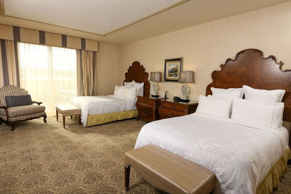 Woolley's Classic Suites Denver Airport Studio Suite, 2 Queen Beds