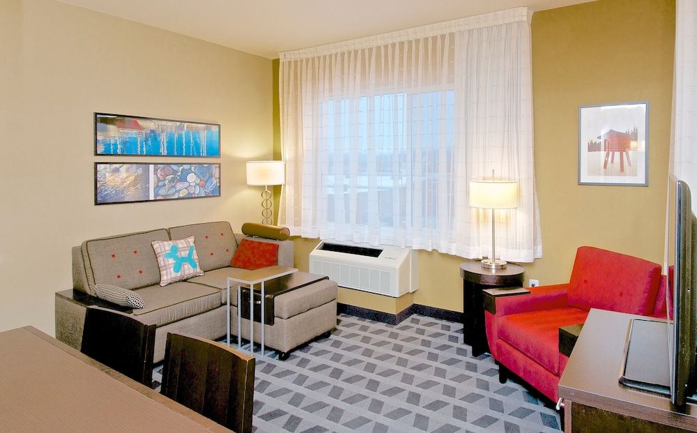 Suite, 1 Double Bed (Mobility/Hearing Accessible, Tub)