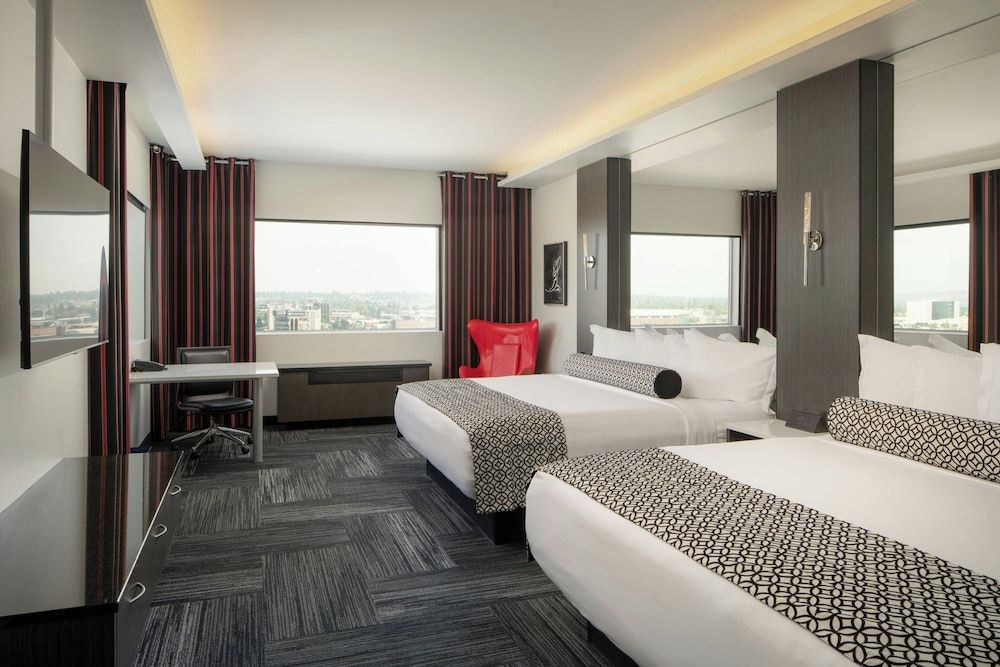 Room, Multiple Beds (Mobility Accessible, Roll-In Shower)