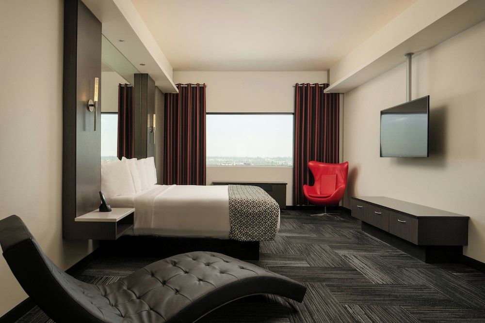 Penthouse, 1 King Bed with Sofa bed, Fireplace