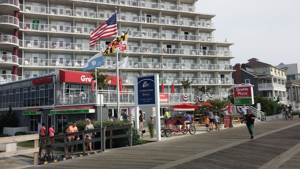 undefined Commander Hotel & Suites 10