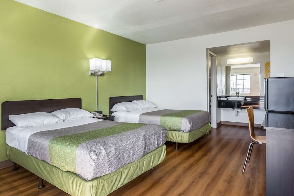Deluxe Room, 2 Double Beds, Non Smoking, Refrigerator & Microwave