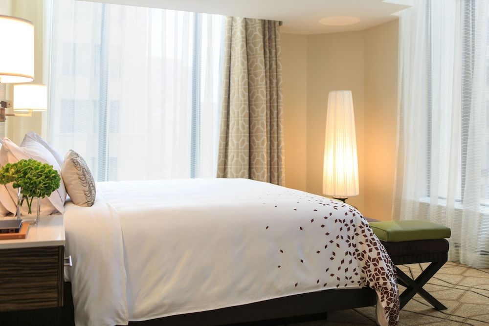 Room, 1 King Bed (Hearing Accessible)