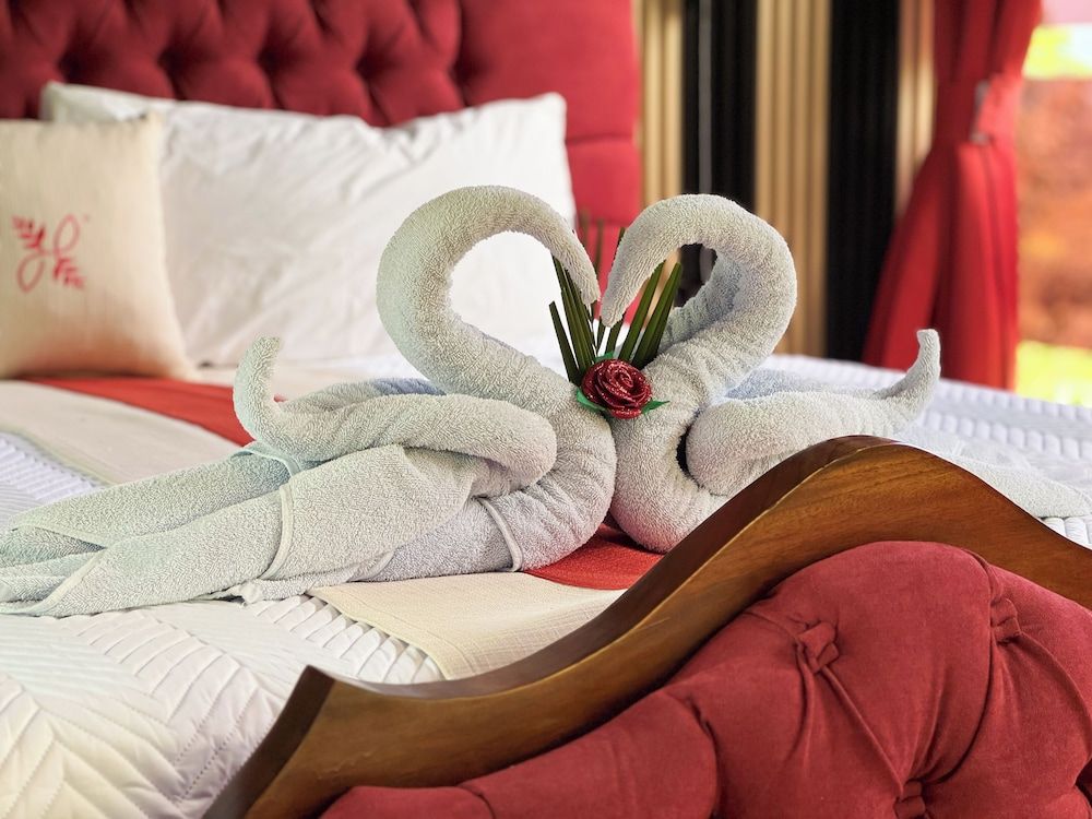 Hotel Heliconias Nature Inn & Hot Springs Treehouse Bungalow 6