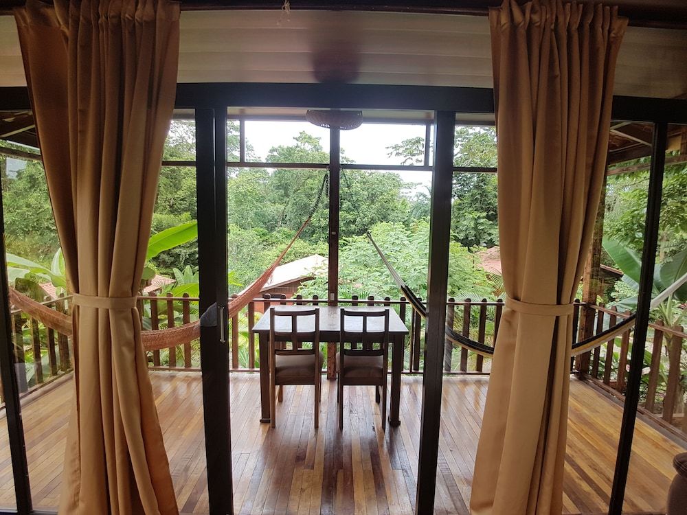 Hotel Heliconias Nature Inn & Hot Springs Glass Bungalow 7