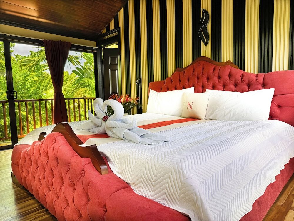 Hotel Heliconias Nature Inn & Hot Springs Treehouse Bungalow