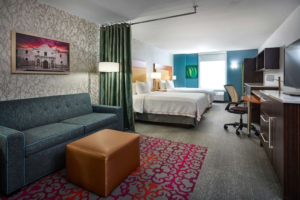 Studio, 2 Queen Beds