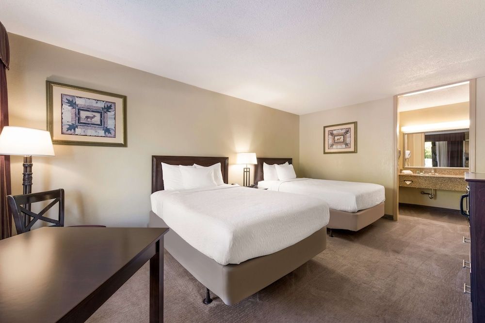 Standard Room, 2 Double Beds, Non Smoking, Refrigerator & Microwave