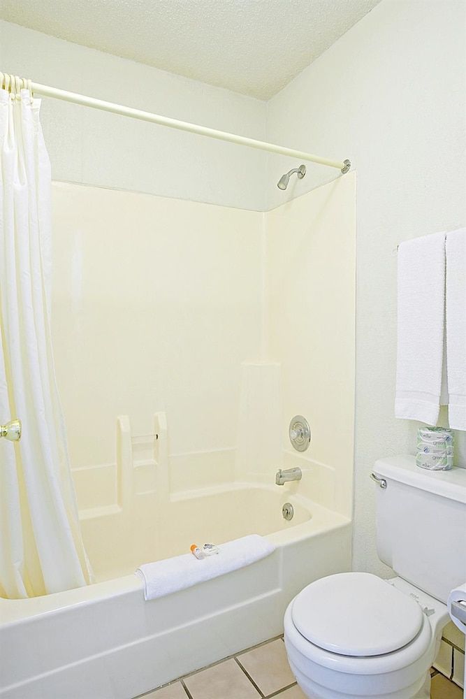 Americas Best Value Inn Dayton Room, 2 Double Beds 4