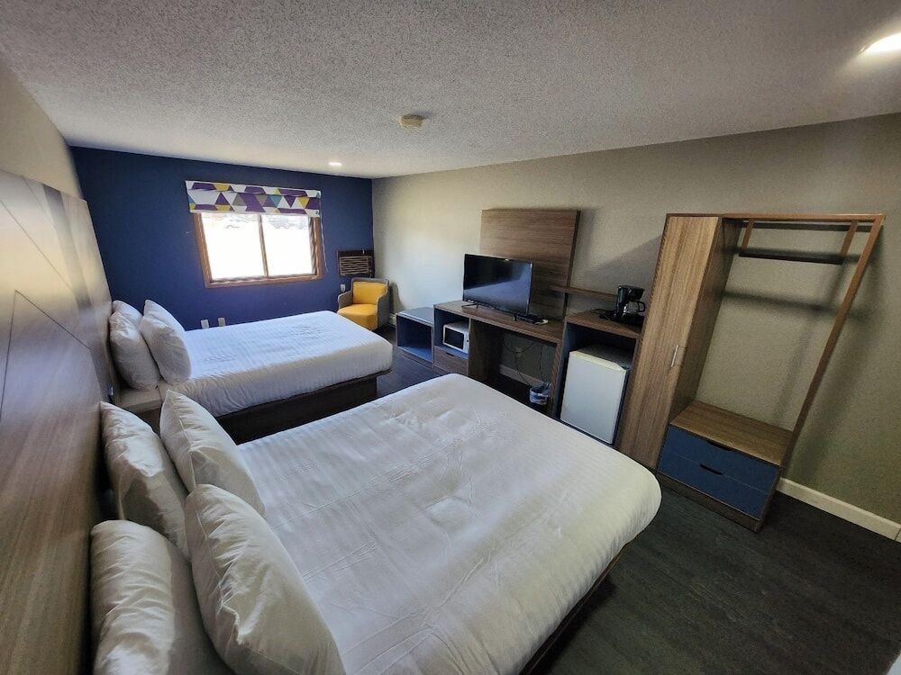 Super 8 by Wyndham Hayward WI Room, 2 Queen Beds, Non Smoking