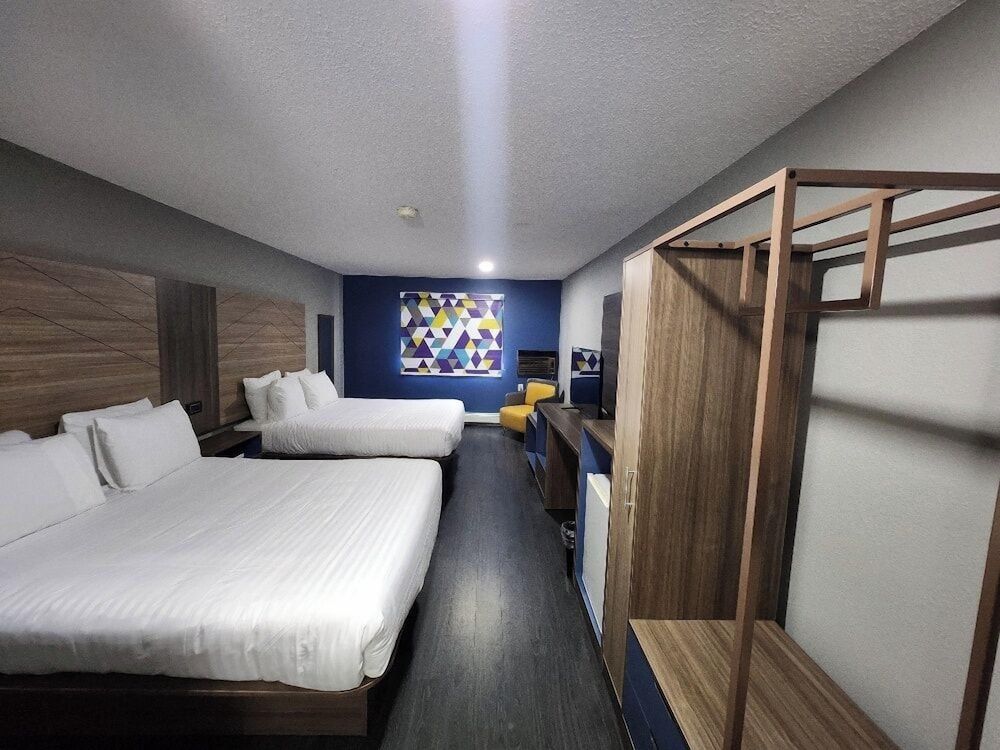 Super 8 by Wyndham Hayward WI Room, 2 Queen Beds, Non Smoking 2