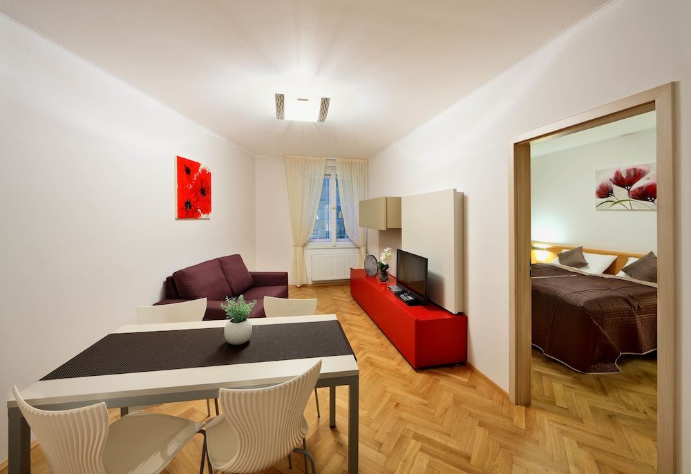 undefined Salvator Superior Apartments 5