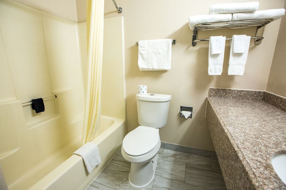 Rosebud Inn Deluxe Room, 1 King Bed, Non Smoking 11