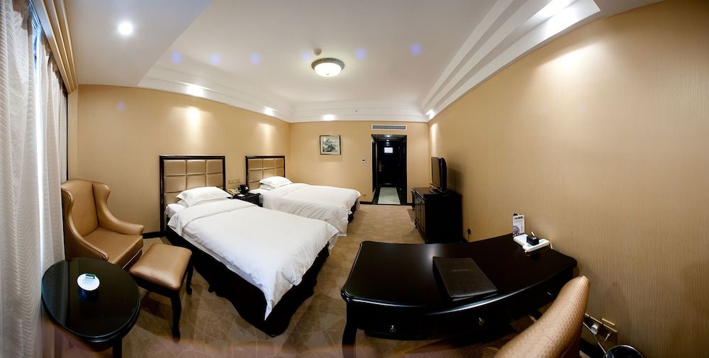 Deluxe Superior Twin Room