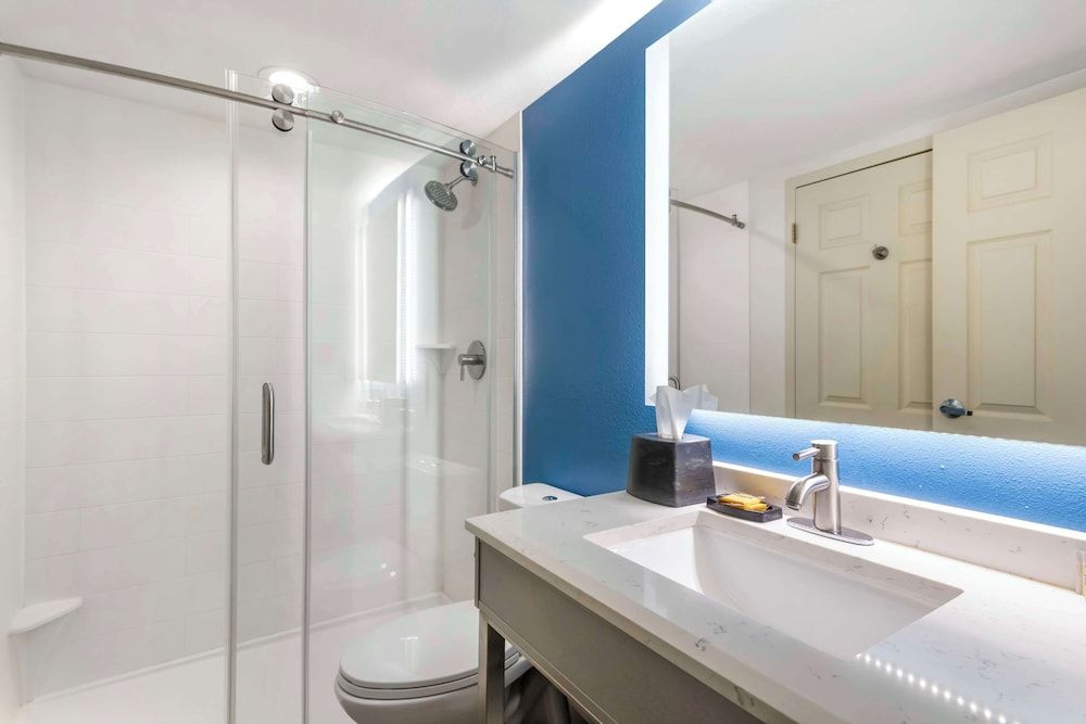 Best Western Plus Lake Lanier/gainesville Hotel & Suites Suite, 1 King Bed, Non Smoking (Full Kitchen) 3