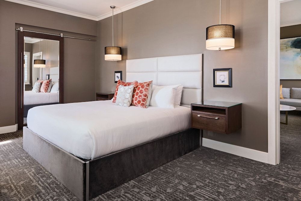 Suite, 1 King Bed