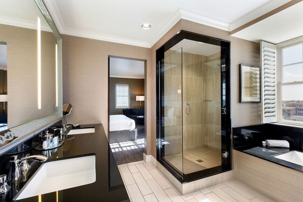 Suite, 1 King Bed