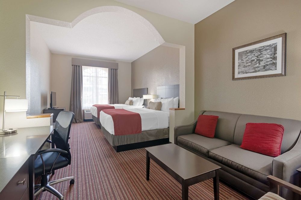 Suite, 2 Queen Beds, Non Smoking, Microwave