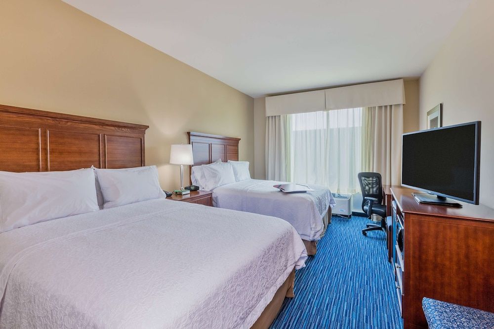 Room, Multiple Beds, Refrigerator (Water View)