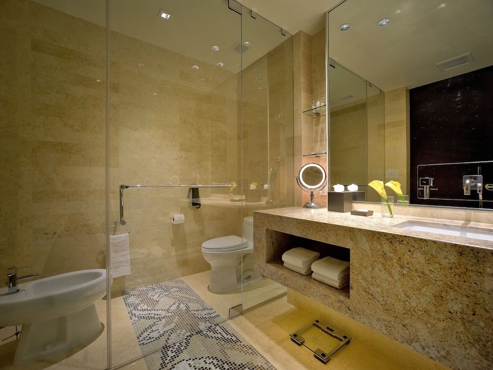 EB Hotel Miami Standard King 5