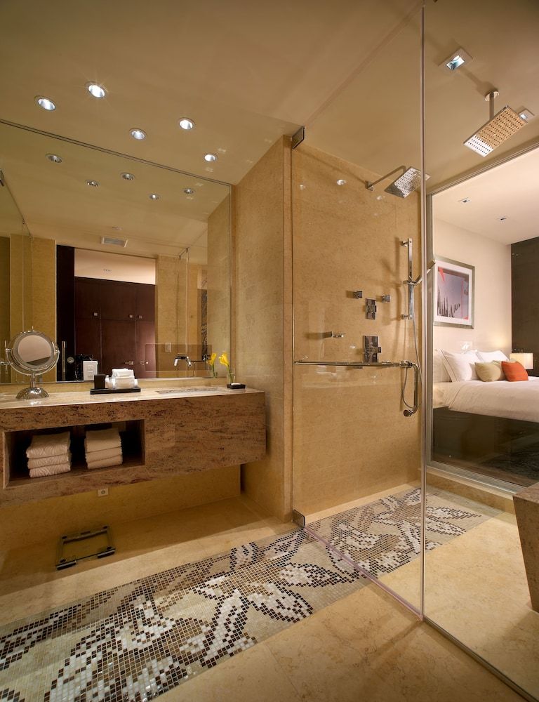 EB Hotel Miami Standard King 6