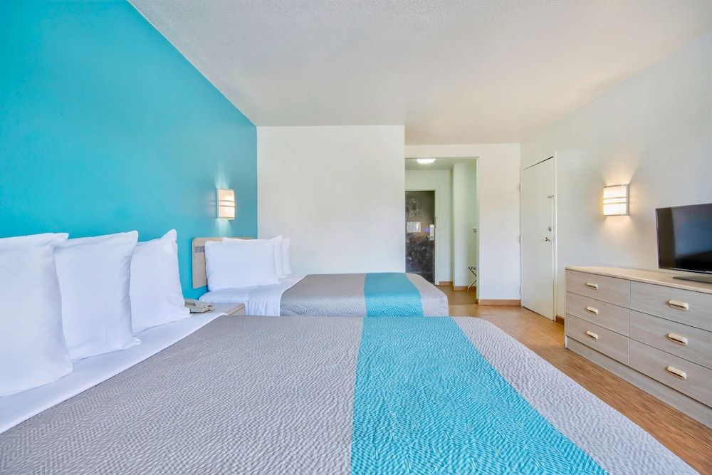 Standard Room, 2 Double Beds, Non Smoking