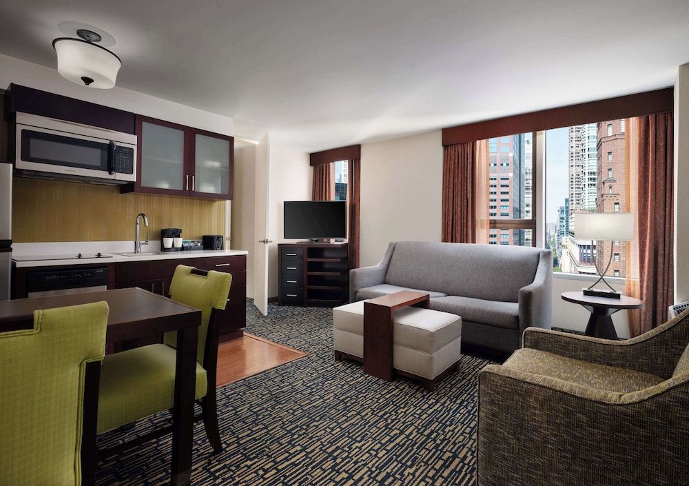undefined Homewood Suites by Hilton Chicago Downtown/Magnificent Mile 10
