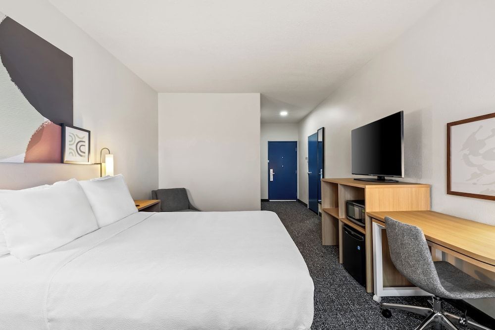 Room, 1 Queen Bed, Accessible, Bathtub (Mobility & Hearing)