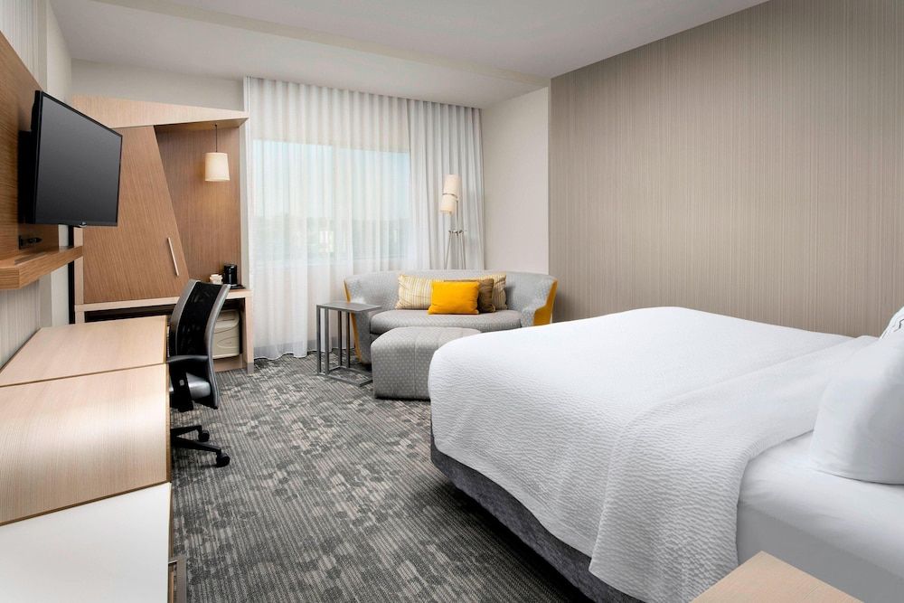 undefined Courtyard by Marriott Houston NW/290 Corridor 3