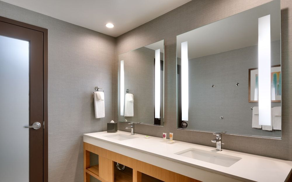undefined Hyatt Place at Anaheim Resort/Convention Center 8
