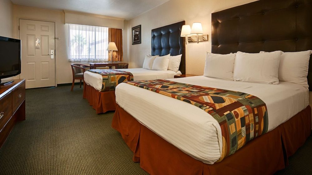 Standard Room, 2 Queen Beds, Non Smoking, Refrigerator & Microwave