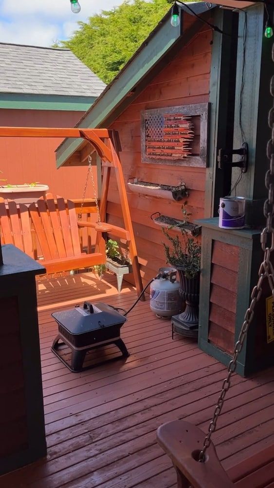 The Collins Inn and Seaside Cottages - Adults Only Grand Studio Suite, 1 King Bed 2