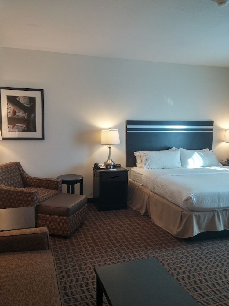 Standard Room, 1 King Bed (Extra Floor Space)