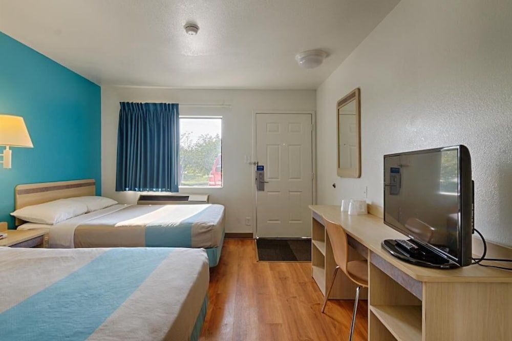 Standard Room, 2 Double Beds, Non Smoking