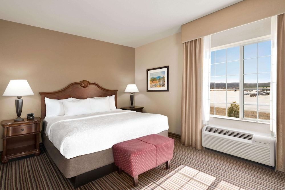 Room, 1 King Bed, Non Smoking