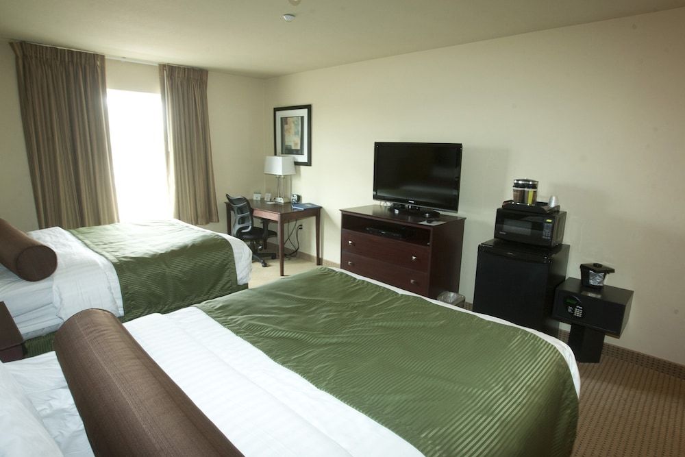 Cobblestone Inn & Suites - Langdon Room, 2 Queen Beds, Accessible Roll in Shower, Non Smoking 2